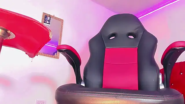 naomy  xx online show from February 6, 10:32 pm