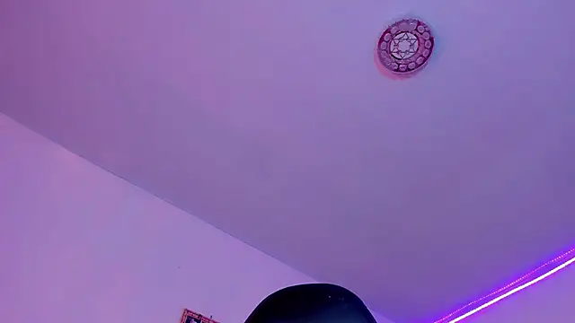 naomy  xx online show from March 6, 7:10 pm