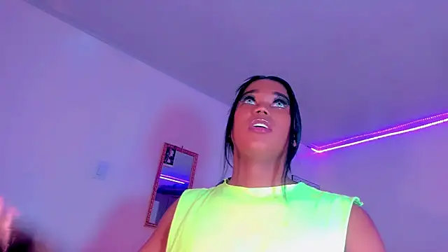 naomy  xx online show from March 9, 1:25 am