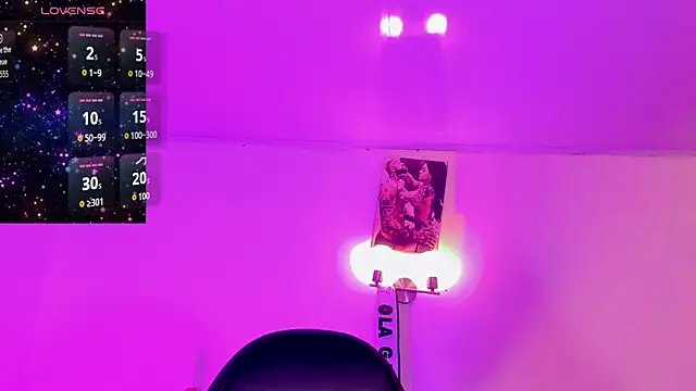 naomy  xx online show from December 5, 3:15 am