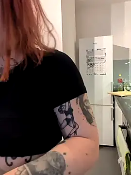 divine eve online show from December 4, 12:36 pm