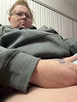 Snapshot of BBW2320 chatting on September 21, 4:47 am BBW2320 online show from September 21, 4:47 am