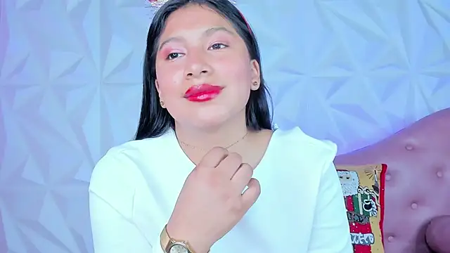 Snapshot of LinnaGardenia chatting on December 11, 3:47 pm LinnaGardenia online show from December 11, 3:47 pm