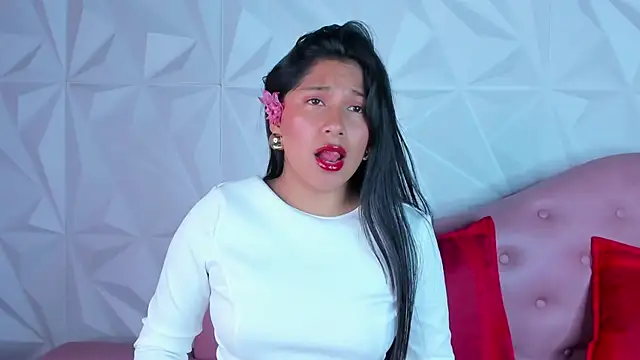 Snapshot of LinnaGardenia chatting on December 25, 3:49 pm LinnaGardenia online show from December 25, 3:49 pm