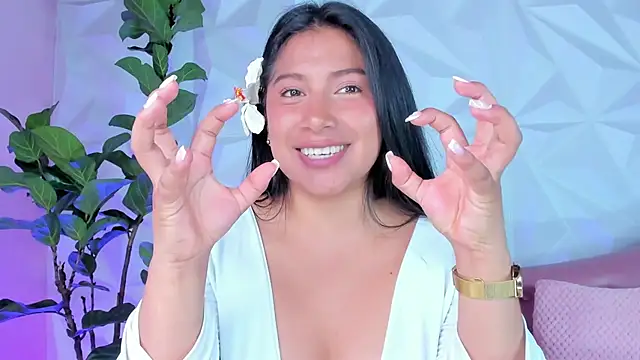 Snapshot of LinnaGardenia chatting on January 17, 4:26 pm LinnaGardenia online show from January 17, 4:26 pm