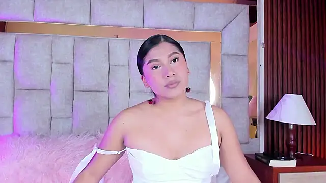 LinnaGardenia online show from February 5, 2:00 pm