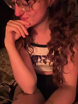 Snapshot of _foxygirl_ chatting on December 7, 9:55 pm foxygirl online show from December 7, 9:55 pm
