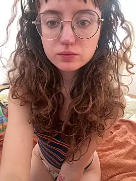 Snapshot of _foxygirl_ chatting on April 2, 9:07 am foxygirl online show from April 2, 9:07 am