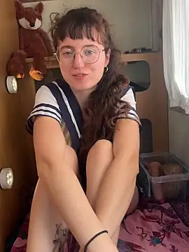 Snapshot of _foxygirl_ chatting on April 11, 3:49 pm foxygirl online show from April 11, 3:49 pm