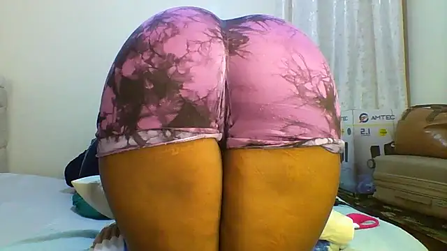 Petitiebooty online show from February 24, 6:11 am