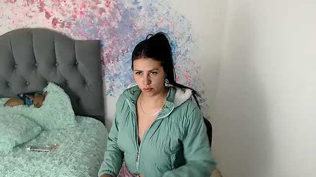 Snapshot of Alanna_atm_ chatting on December 13, 10:13 pm Alanna atm online show from December 13, 10:13 pm
