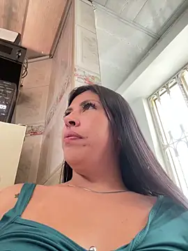 Snapshot of Alanna_atm_ chatting on December 19, 4:02 pm Alanna atm online show from December 19, 4:02 pm