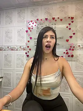 Snapshot of Alanna_atm_ chatting on January 25, 7:49 pm Alanna atm online show from January 25, 7:49 pm