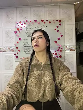 Snapshot of Alanna_atm_ chatting on February 12, 1:06 pm Alanna atm online show from February 12, 1:06 pm