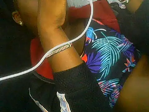 Snapshot of pretty_nanah chatting on October 7, 9:23 pm pretty nanah online show from October 7, 9:23 pm