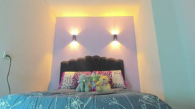 Sofia Clauss  online show from September 26, 4:49 am