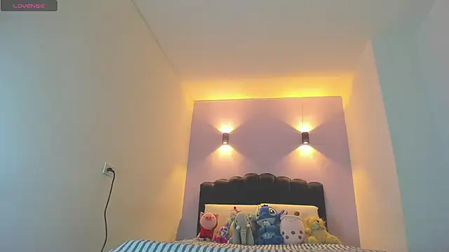 Sofia Clauss  online show from January 9, 5:10 am