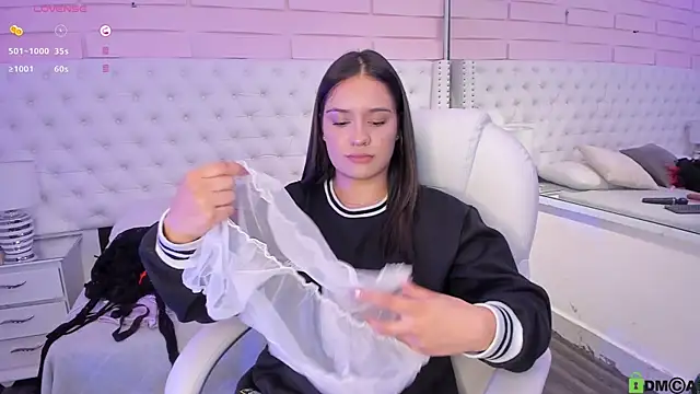 Snapshot of Yaaky_ chatting on January 12, 5:56 am Yaaky online show from January 12, 5:56 am