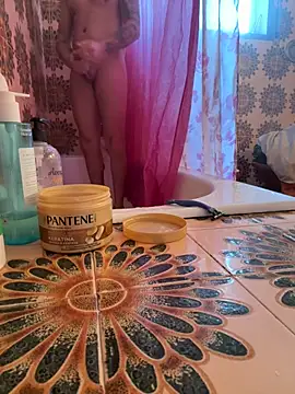 Snapshot of anonimotarado12 chatting on February 14, 4:37 pm anonimotarado12 online show from February 14, 4:37 pm