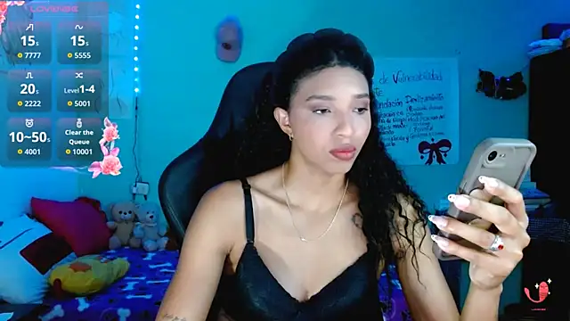 Snapshot of sensitive_brunette chatting on March 4, 2:01 pm sensitive brunette online show from March 4, 2:01 pm