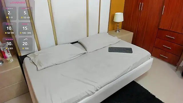 FOXYRIVER  online show from March 18, 12:19 pm