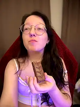 emigooflordXD online show from December 5, 7:16 am