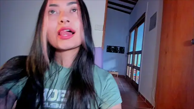 Lauren A online show from January 17, 10:23 pm