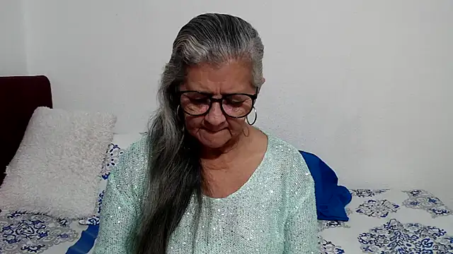 Snapshot of candy_mature_ chatting on June 20, 10:29 am candy mature online show from June 20, 10:29 am