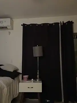 DarianaGuzz online show from May 8, 5:46 am