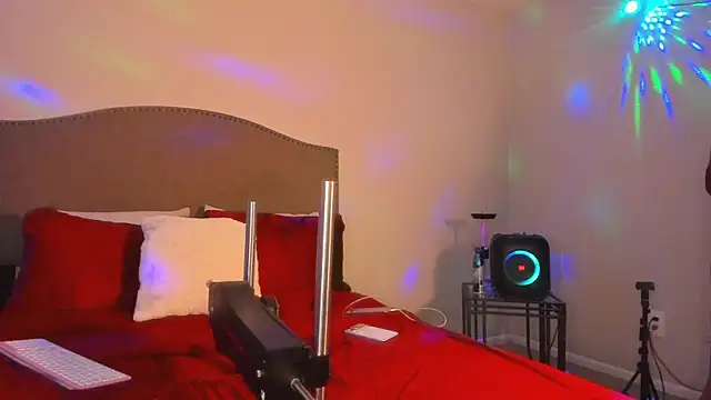 yiauana online show from December 1, 3:28 pm