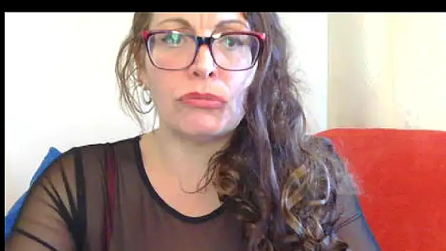 Snapshot of HeyyImHarlowe chatting on December 14, 3:04 pm HeyyImHarlowe online show from December 14, 3:04 pm