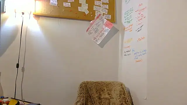 Snapshot of HeyyImHarlowe chatting on March 22, 3:52 am HeyyImHarlowe online show from March 22, 3:52 am