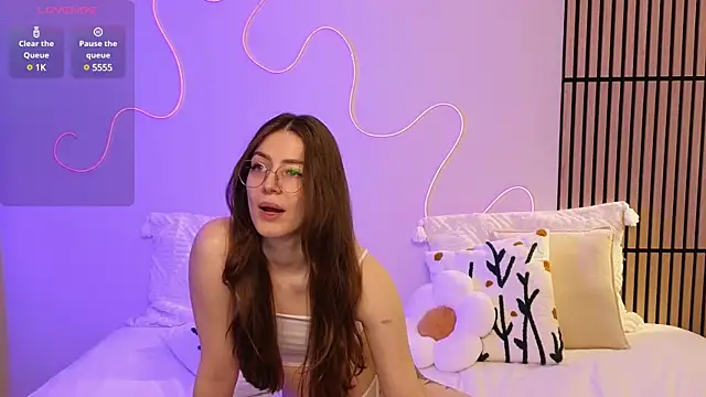 Ester Hill online show from January 31, 11:56 pm