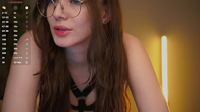 Snapshot of Ester_Hill chatting on January 19, 1:20 am Ester Hill online show from January 19, 1:20 am