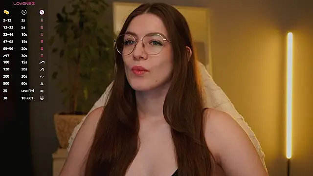 Snapshot of Ester_Hill chatting on February 13, 2:51 am Ester Hill online show from February 13, 2:51 am