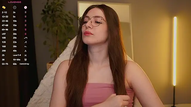 Snapshot of Ester_Hill chatting on February 19, 2:51 am Ester Hill online show from February 19, 2:51 am