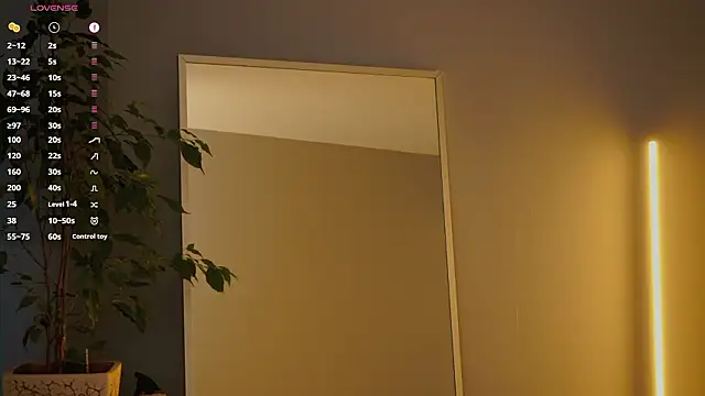 Snapshot of Ester_Hill chatting on February 25, 3:38 am Ester Hill online show from February 25, 3:38 am