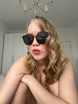 Little Forest ELF online show from November 20, 10:15 am