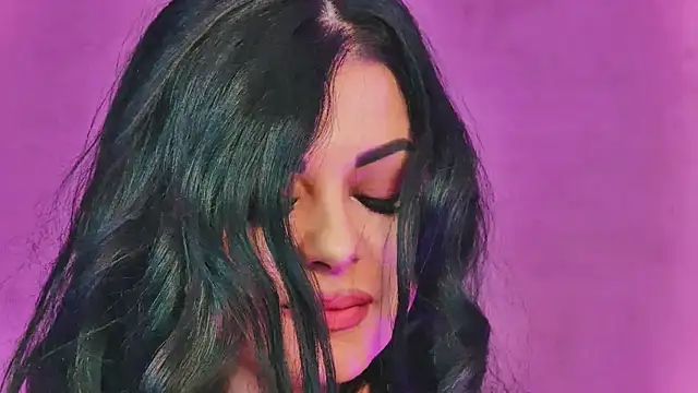 EmilyColle  online show from March 10, 11:10 am