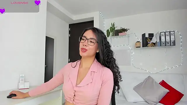 Snapshot of susana_monroy chatting on June 25, 7:07 pm susana monroy online show from June 25, 7:07 pm