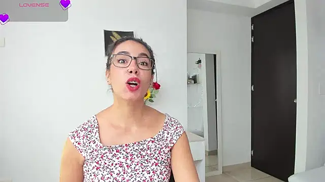 Snapshot of susana_monroy chatting on July 16, 6:36 pm susana monroy online show from July 16, 6:36 pm