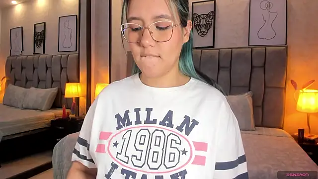 sweet--emily online show from December 21, 6:52 am