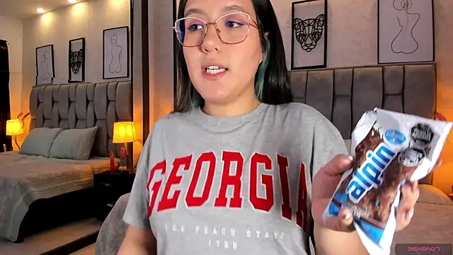 sweet--emily online show from December 22, 6:06 am