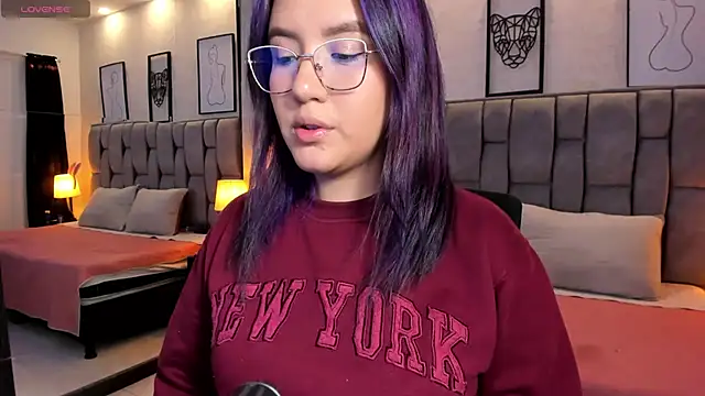 sweet--emily online show from February 20, 4:18 am