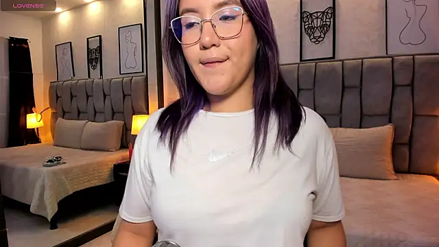 sweet--emily online show from February 23, 4:17 am