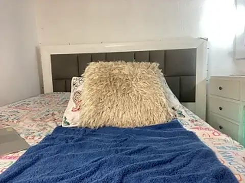 nicolaskan online show from November 20, 12:05 pm