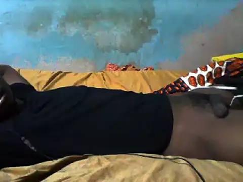 Snapshot of little__joy chatting on February 21, 12:05 am little  joy online show from February 21, 12:05 am