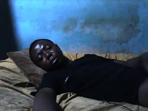 Snapshot of little__joy chatting on March 14, 12:43 am little  joy online show from March 14, 12:43 am