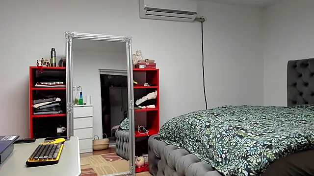 Snapshot of supermanboy94 chatting on December 11, 10:25 am supermanboy94 online show from December 11, 10:25 am