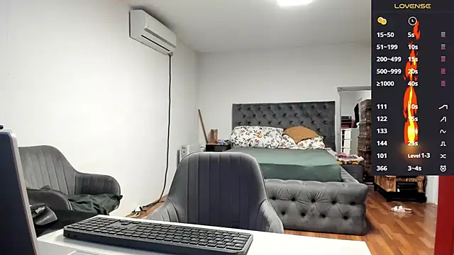 Snapshot of supermanboy94 chatting on October 7, 5:48 am supermanboy94 online show from October 7, 5:48 am